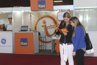 Possibilidades de aprendizado, oportunidades de parceria e informações sobre as necessidades do merc